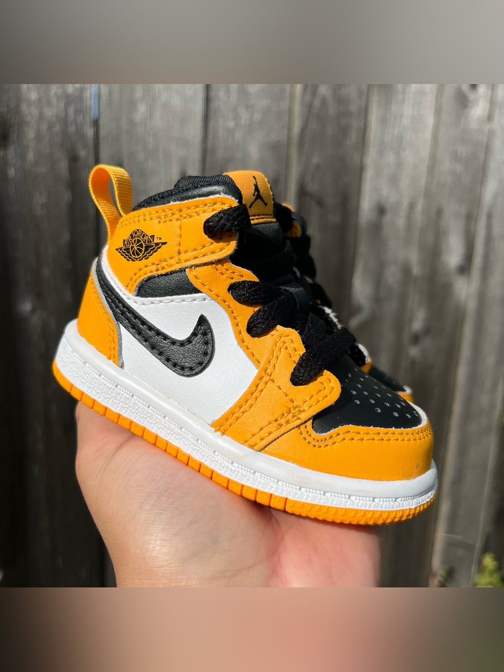 Toddler Nike Jordan 1 black yellow size 4c